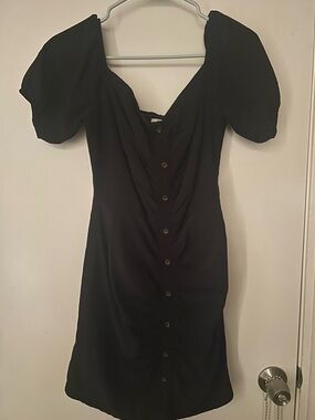 Women’s Black Puff Sleeve Button-Front Dress